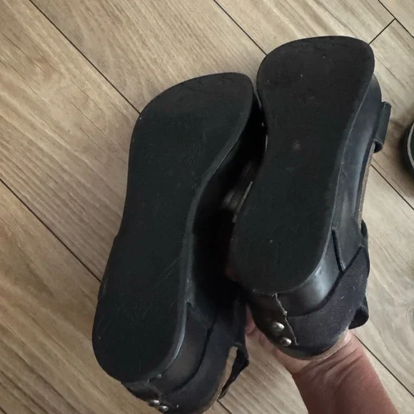 OTBT black sandals - Picture 3 of 3